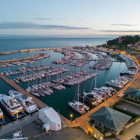 Hotel Aurora Varazze Eksteriør bilde