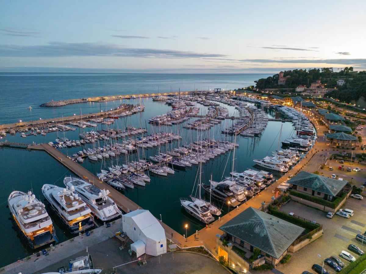 Hotel Aurora Varazze Eksteriør bilde